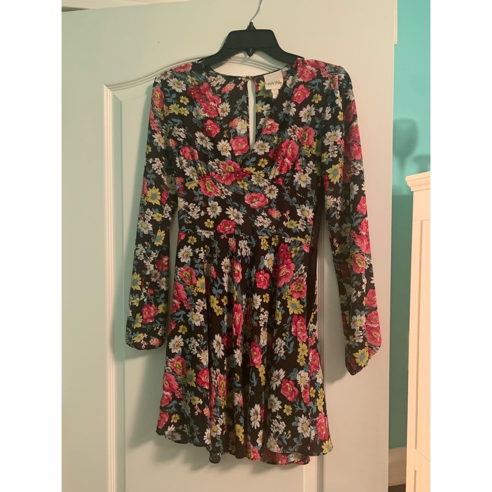 Super cute floral dress